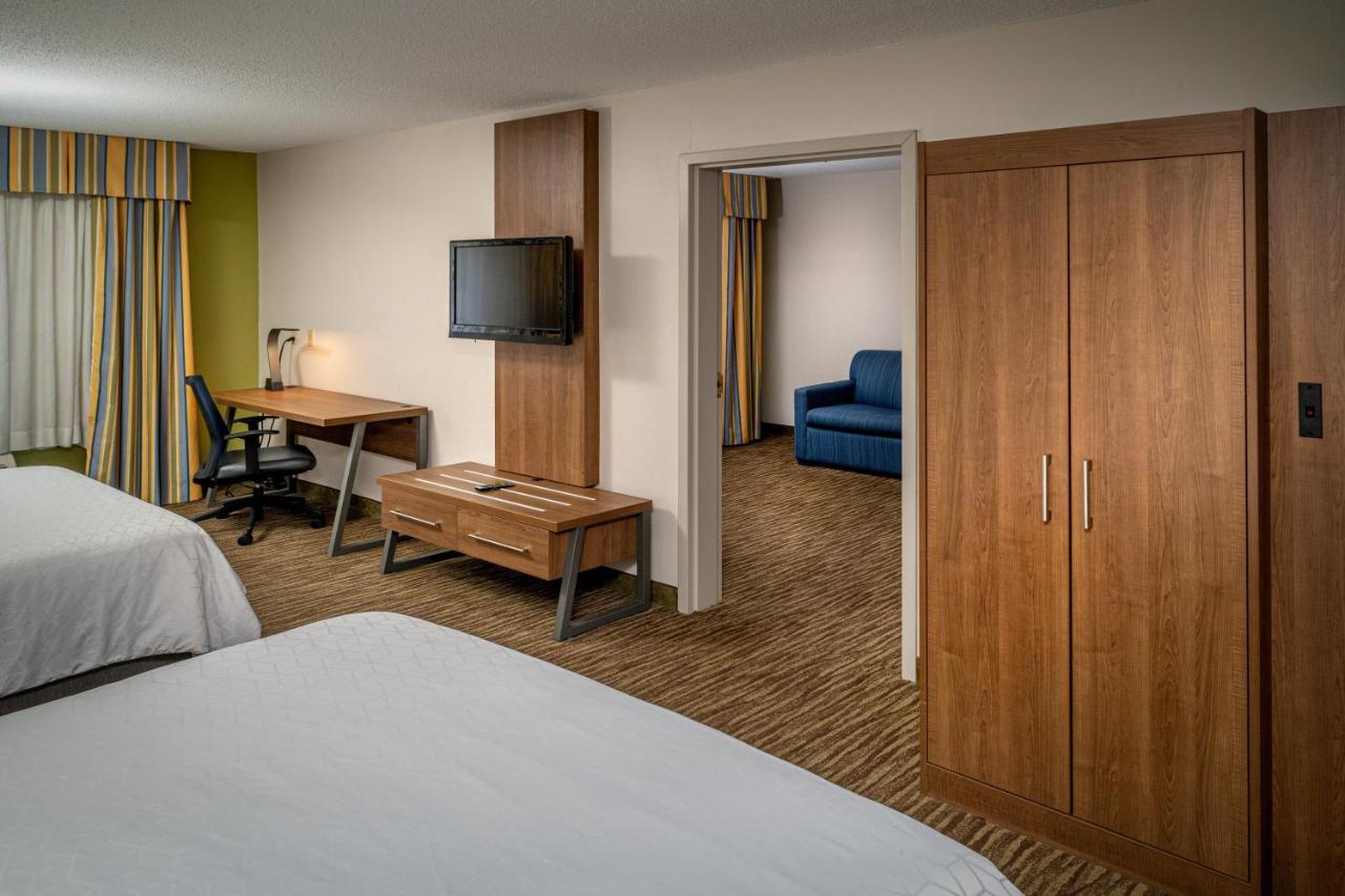 Queen Suite with Two Queen Beds - Non-Smoking at Holiday Inn Express Hotel & Suites Pikeville by IHG