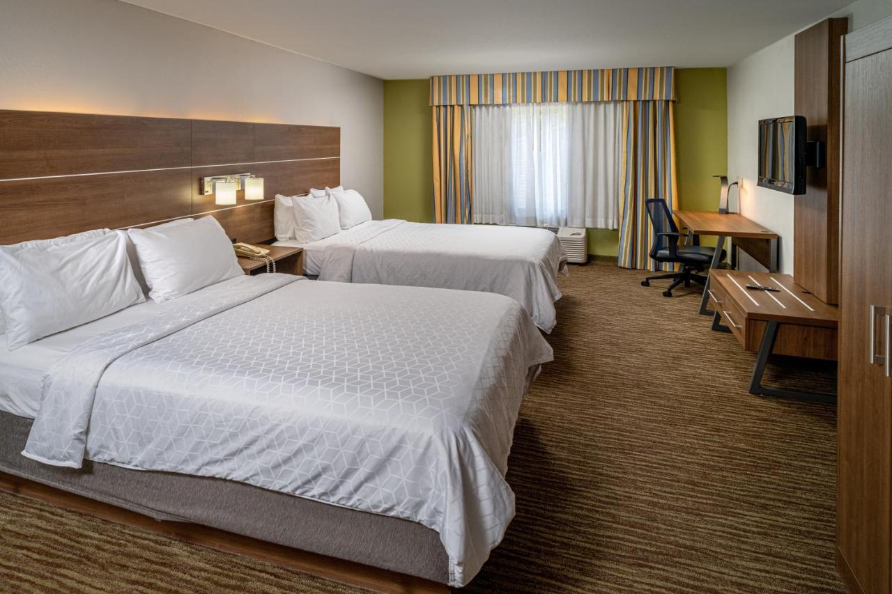 Queen Suite with Two Queen Beds - Non-Smoking at Holiday Inn Express Hotel & Suites Pikeville by IHG