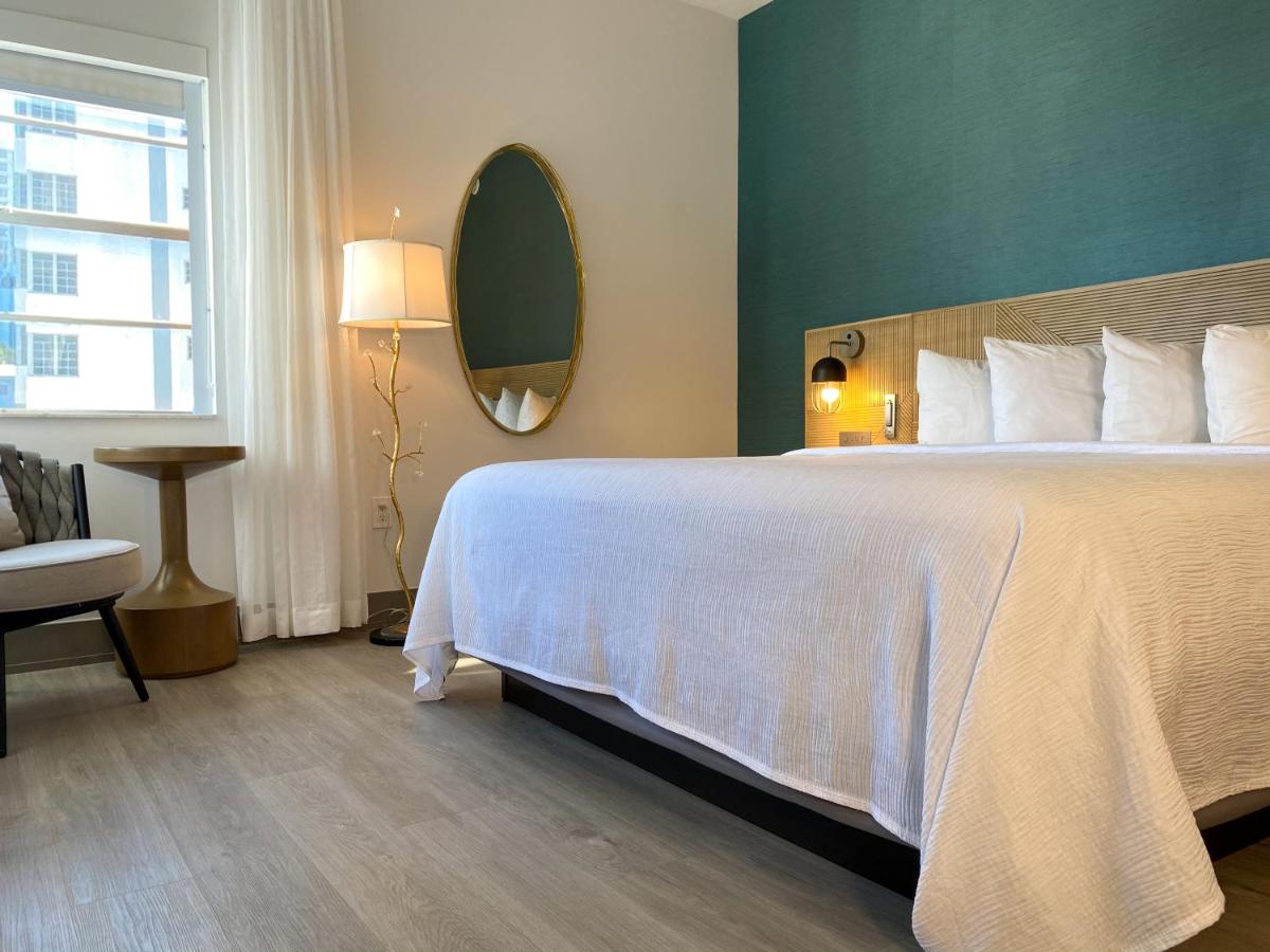 Classic Room at Marseilles Beachfront Hotel
