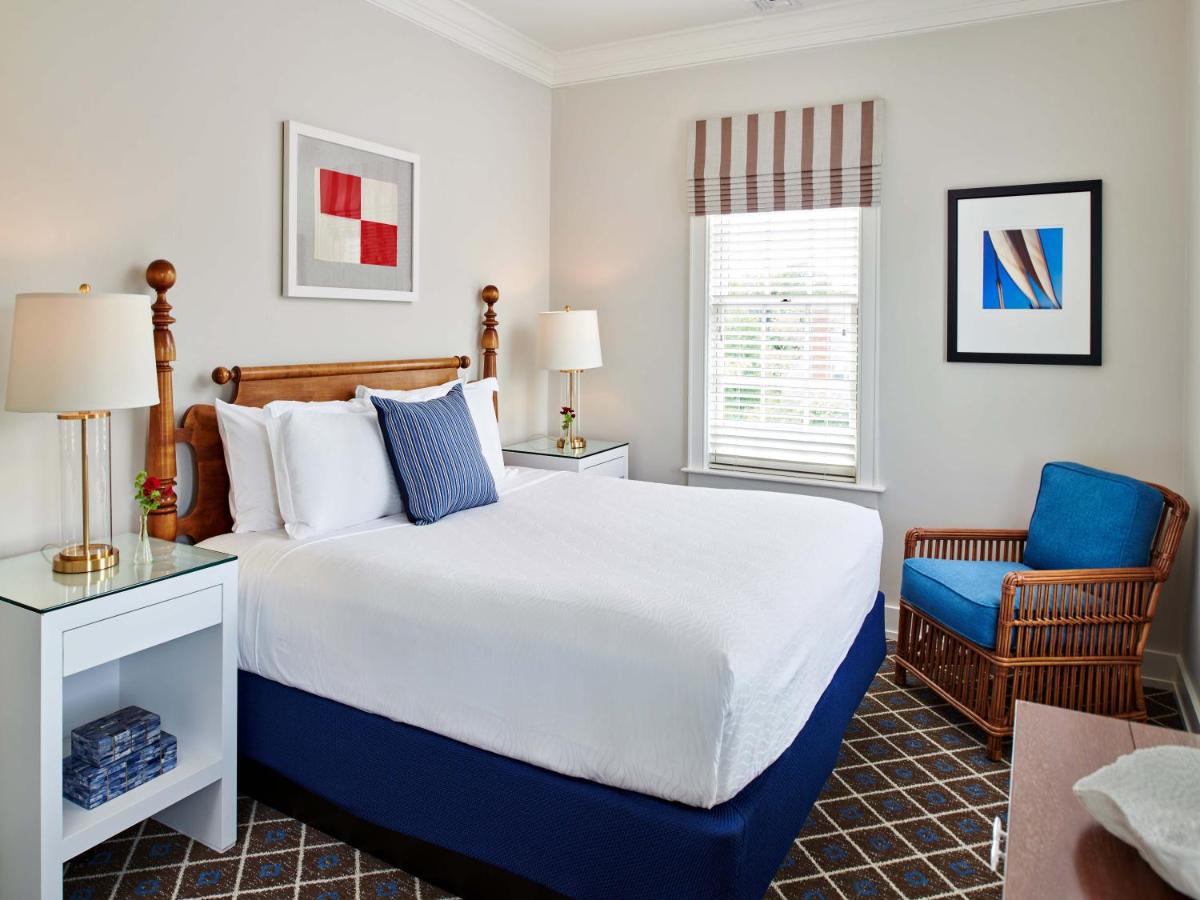 Captain's Cottage 2 Bedroom Deluxe Suite at Harbor View Hotel