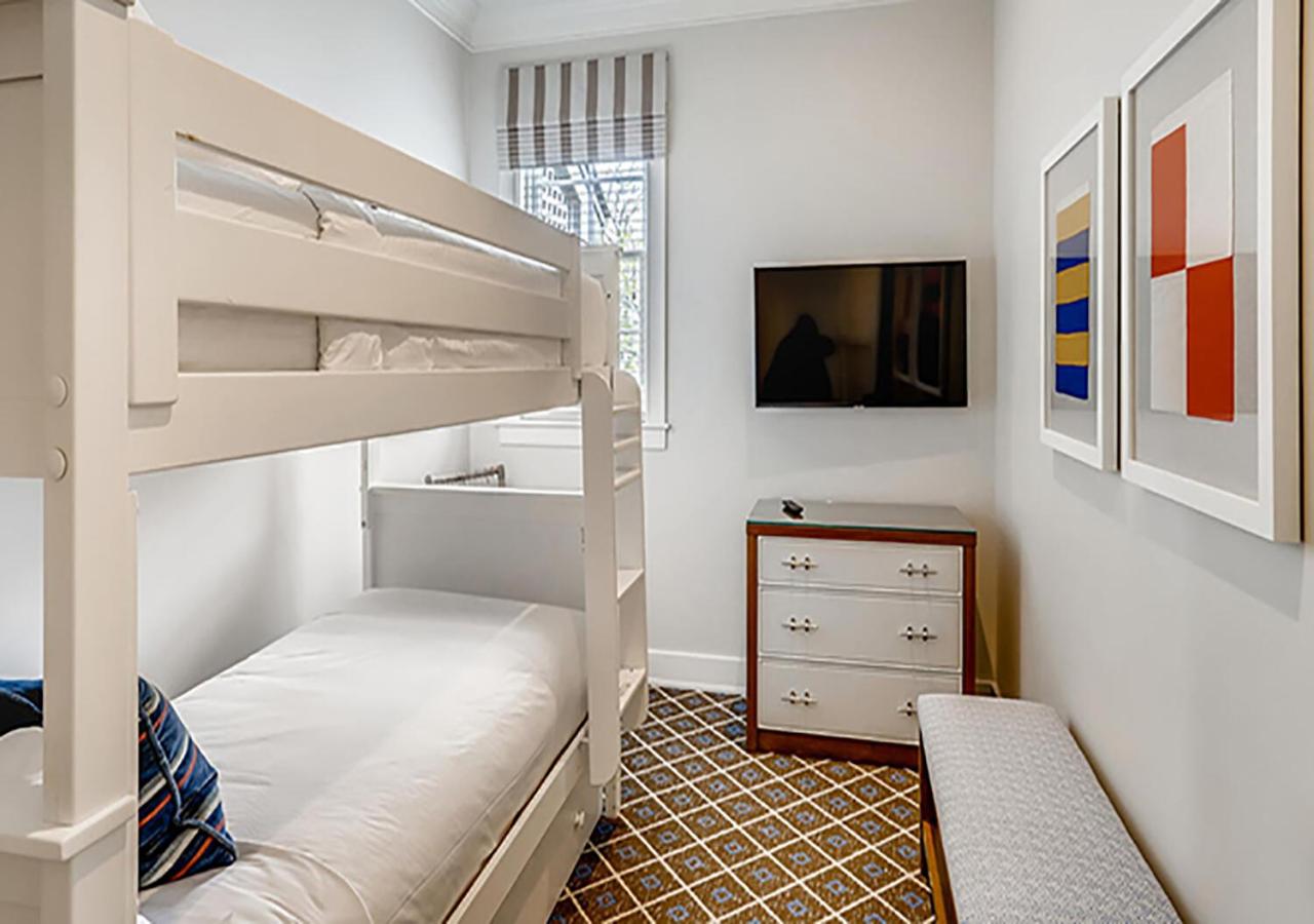 Captain Cottage 3 Bedroom Suite at Harbor View Hotel