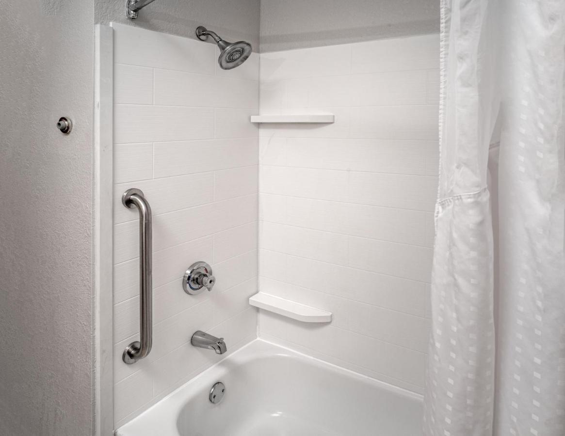 Suite - Hearing Accessible - Non-Smoking at Holiday Inn Express Hotel & Suites Pikeville by IHG