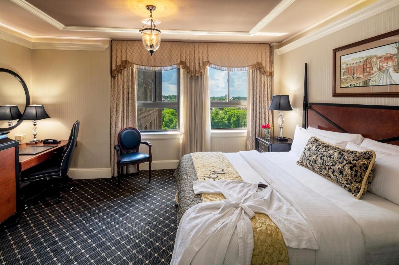 Standard King Room - Disability Access at Hotel Bethlehem, A Historic Hotel of America