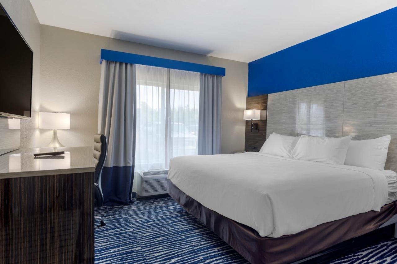 Standard King Room - Non Smoking at Comfort Inn & Suites Memphis East