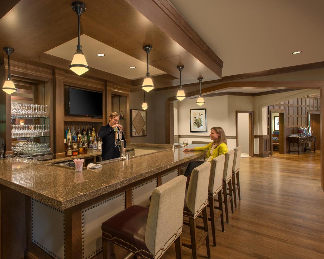 Queen Room with Two Queen Beds and Golf View at The Sewanee Inn