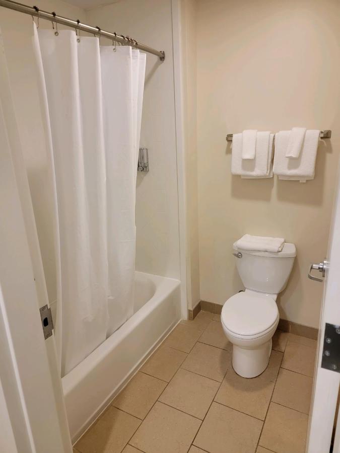 King Suite - Lodge at Penn Wells Lodge