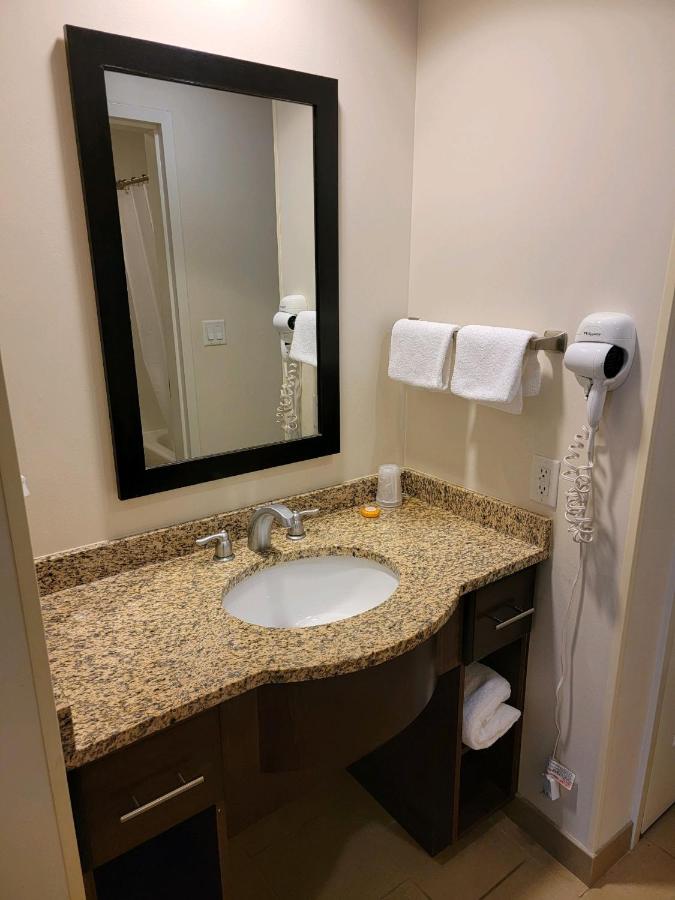 King Suite - Lodge at Penn Wells Lodge