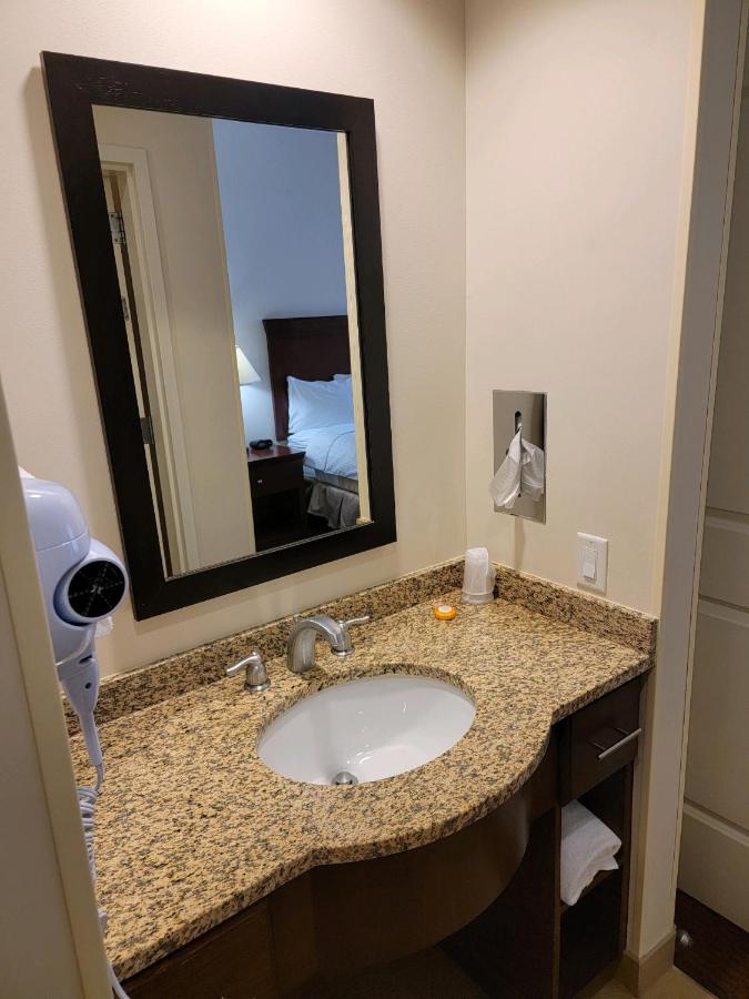 King Suite with Fireplace - Lodge at Penn Wells Lodge