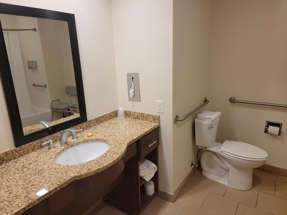 Queen Suite - Mobility Accessible at Penn Wells Lodge