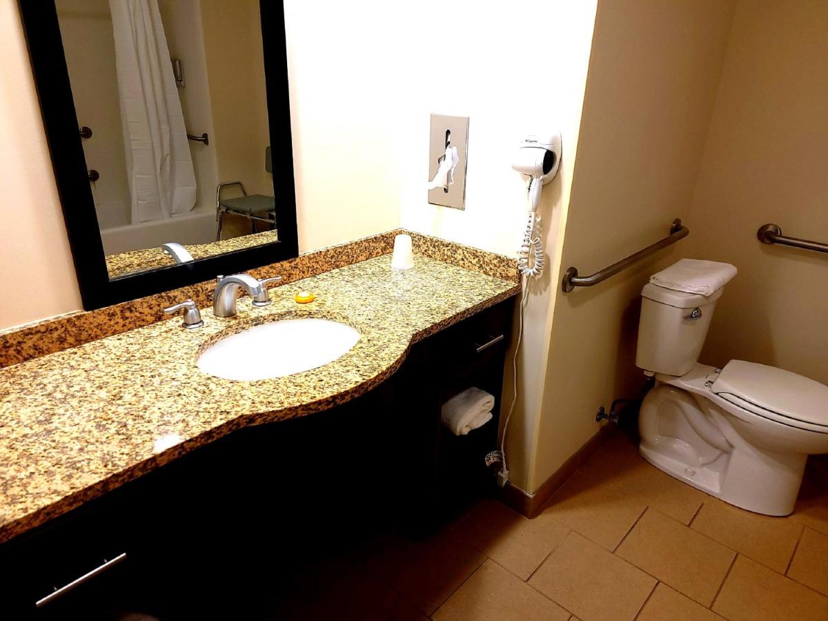 Queen Suite with Two Queen Beds - Mobility and Hearing Accessible at Penn Wells Lodge
