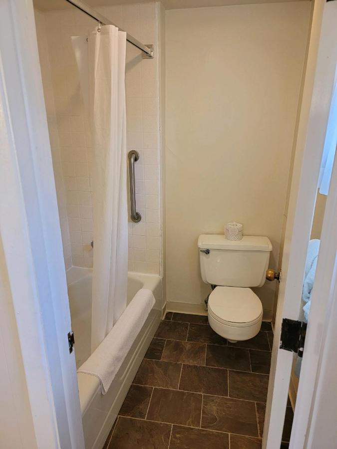 Budget Double Room at Penn Wells Lodge