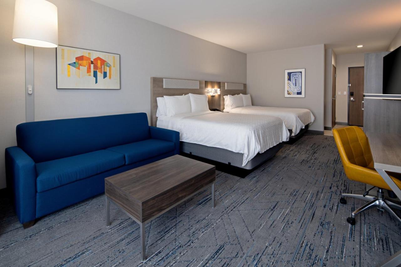 Hearing Accessible King Suite - Non-Smoking at Best Western Valencia/Six Flags Inn & Suites