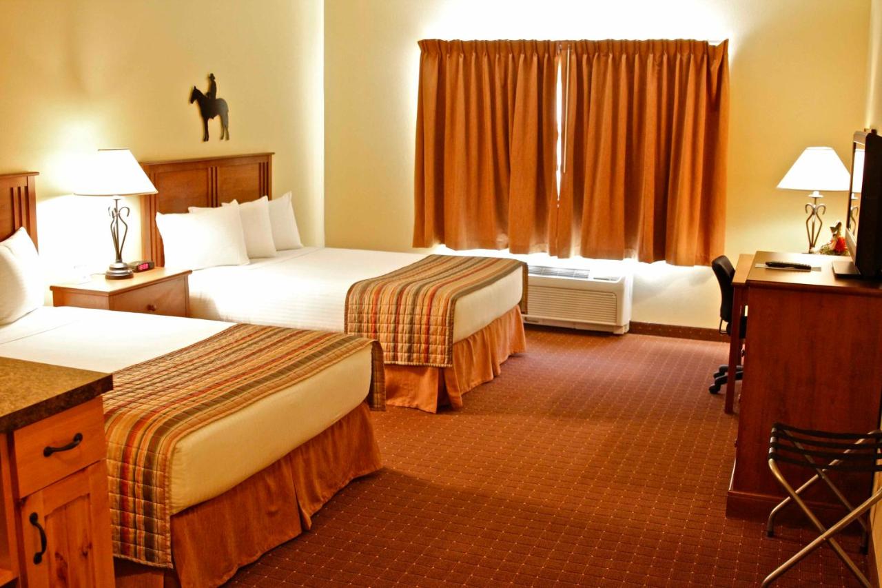 Queen Room with Two Queen Beds at Arbuckle Lodge
