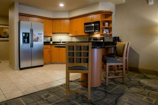 Deluxe King Suite at Platinum Hotel