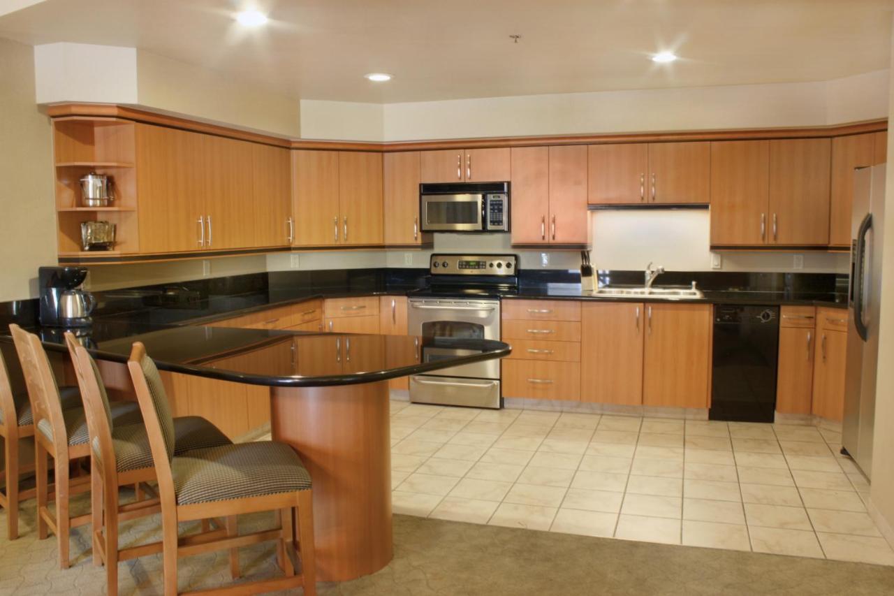 Two-Bedroom Suite at Platinum Hotel