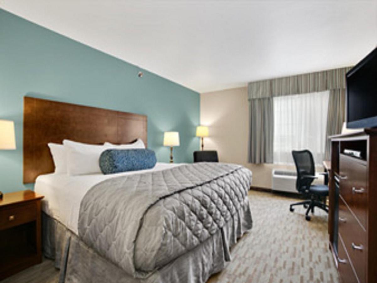 King Room - Disability Access - Non-Smoking at Baymont by Wyndham Minot