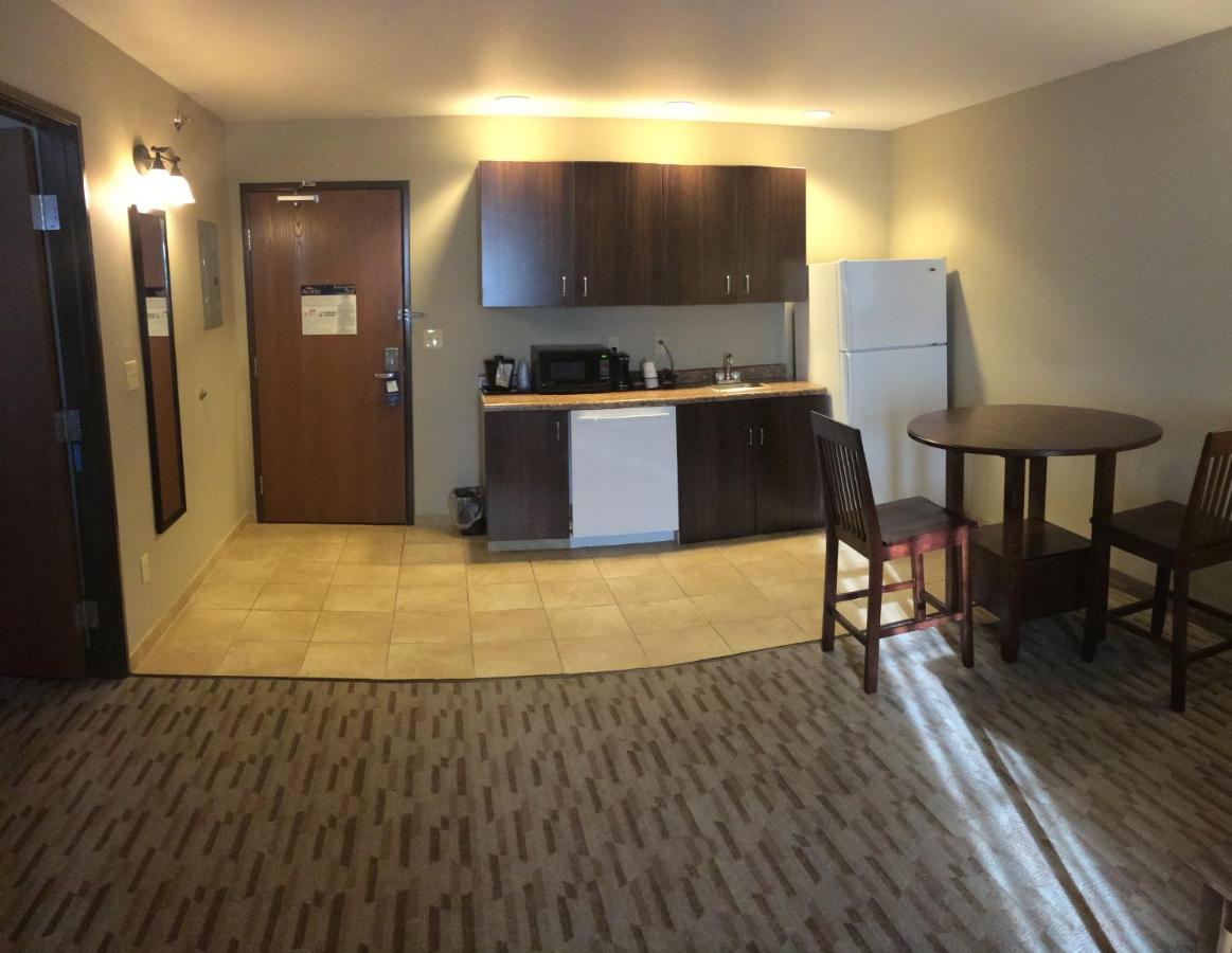 King Studio Suite - Mobility Access/Non-Smoking at Baymont by Wyndham Minot
