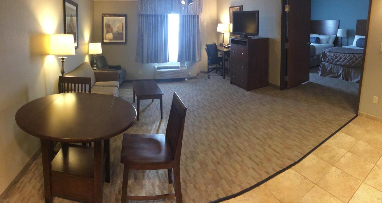 Studio Suite with Two Queen Beds - Non-Smoking at Baymont by Wyndham Minot