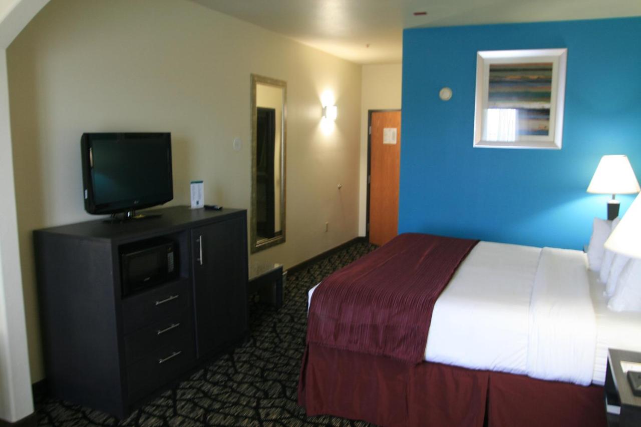 King Room - Accessible/Non-Smoking at Quality Inn Buffalo