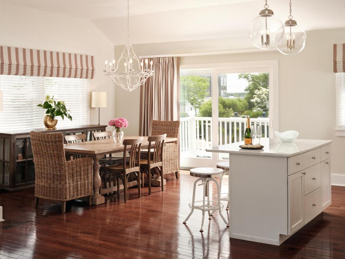 Townhouse 2 Bedroom Suite at Harbor View Hotel