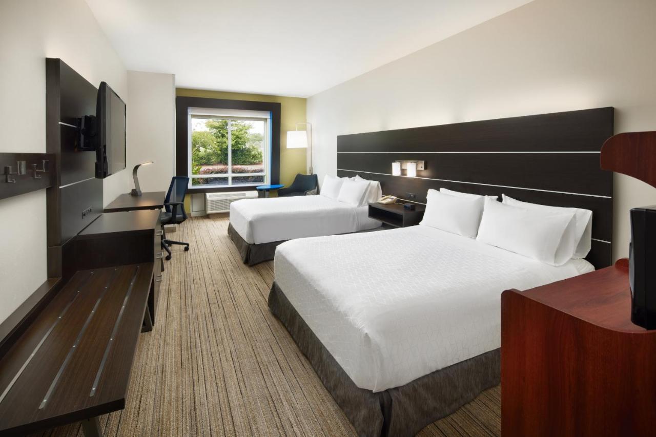 Twin Room - Mobility Access at Holiday Inn Express & Suites Valdosta West - Mall Area by IHG
