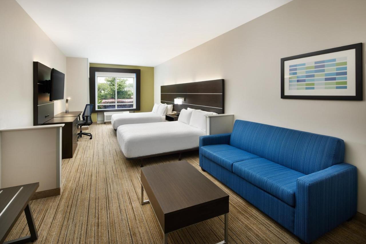 Deluxe Suite - Mobility Accessible - Non-Smoking at Holiday Inn Express & Suites Valdosta West - Mall Area by IHG