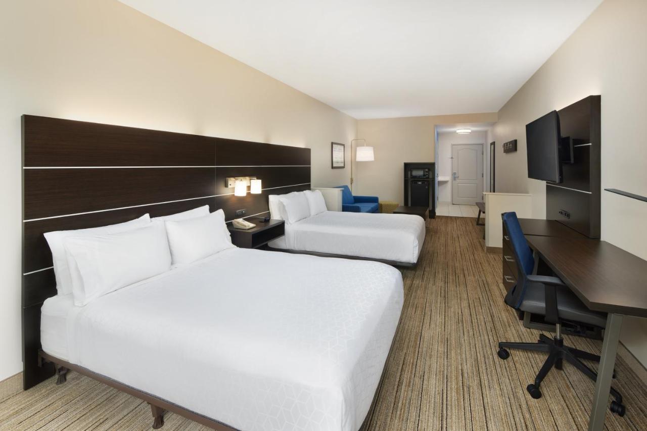 Deluxe Suite - Mobility Accessible - Non-Smoking at Holiday Inn Express & Suites Valdosta West - Mall Area by IHG
