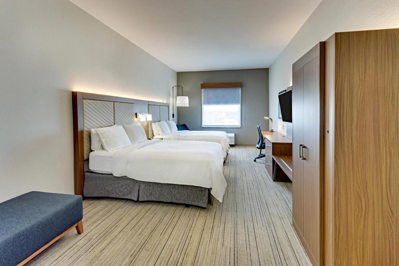 Queen Room with Two Queen Beds - Disability Access/Non-Smoking at Holiday Inn Express & Suites Weatherford by IHG
