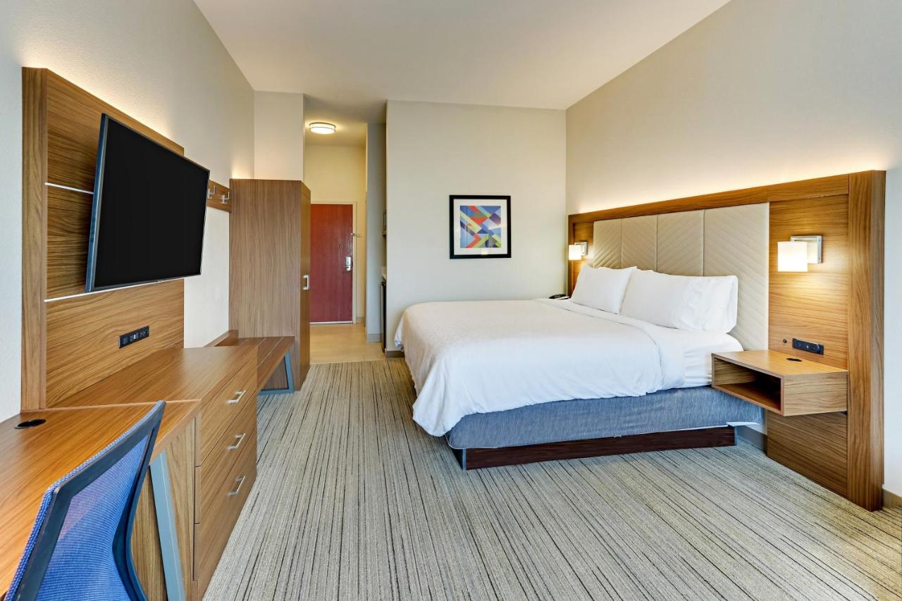 King Room at Holiday Inn Express & Suites Weatherford by IHG