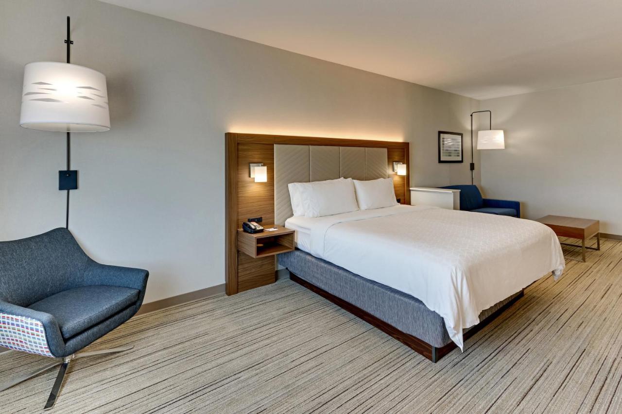 King Suite with Sofa Bed at Holiday Inn Express & Suites Weatherford by IHG