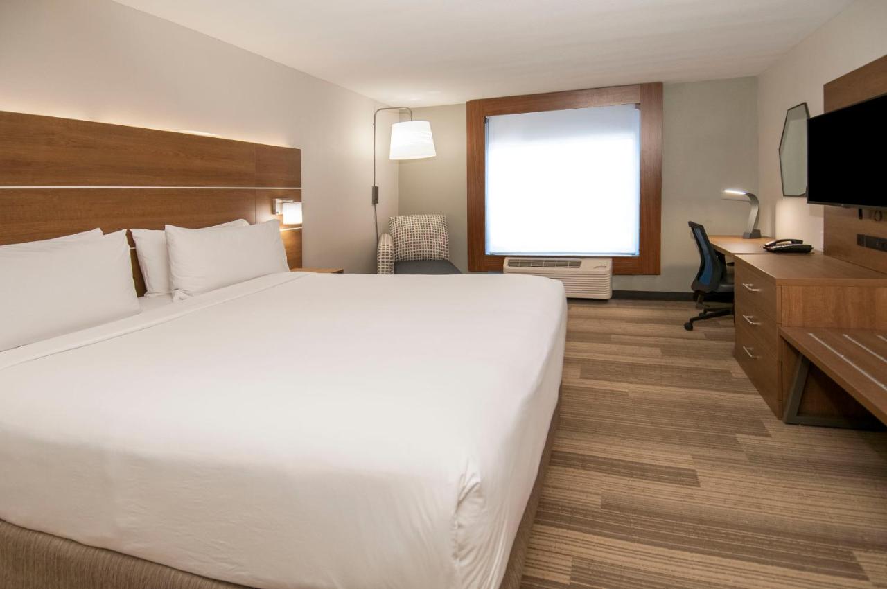 King Room at Holiday Inn Express & Suites Plano West - Frisco by IHG