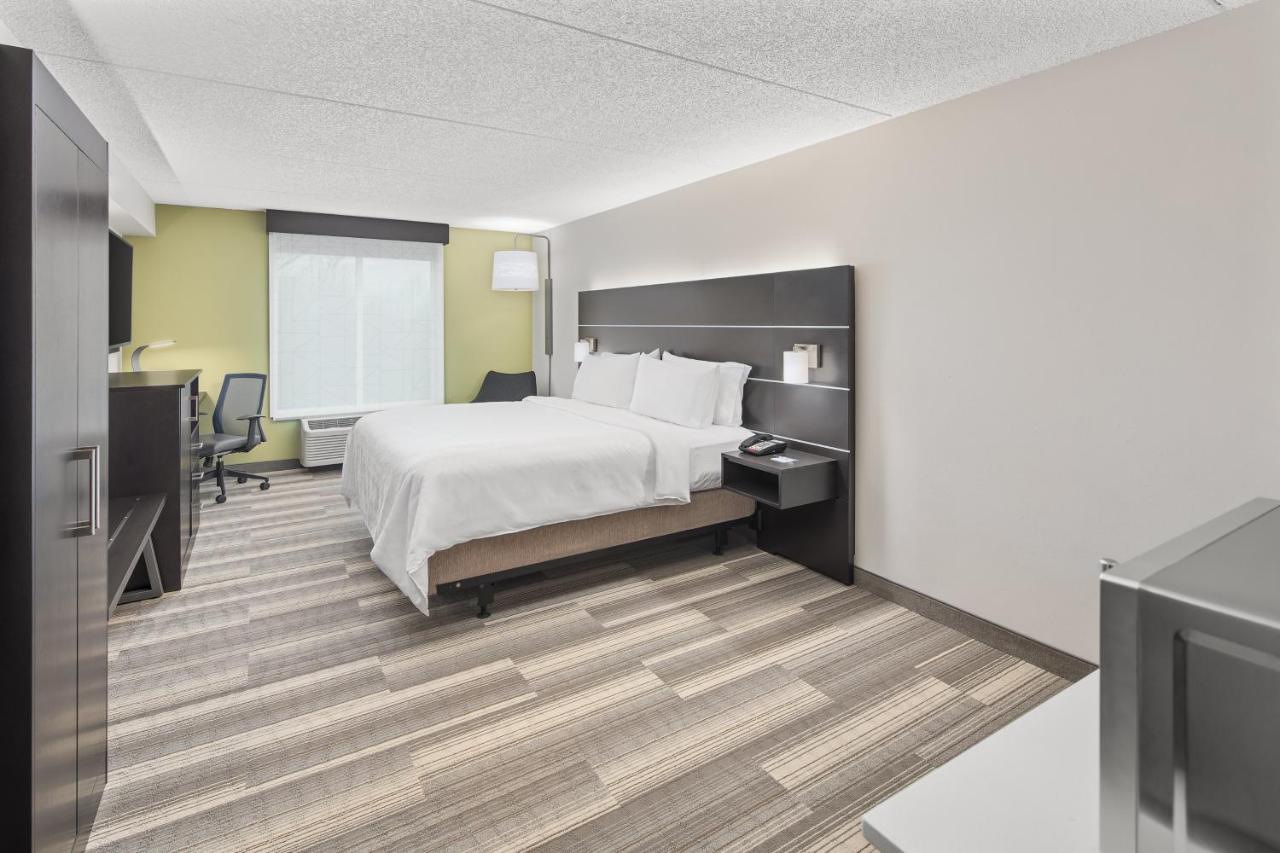 King Room at Holiday Inn Express & Suites Greenville-I-85 & Woodruff Rd by IHG