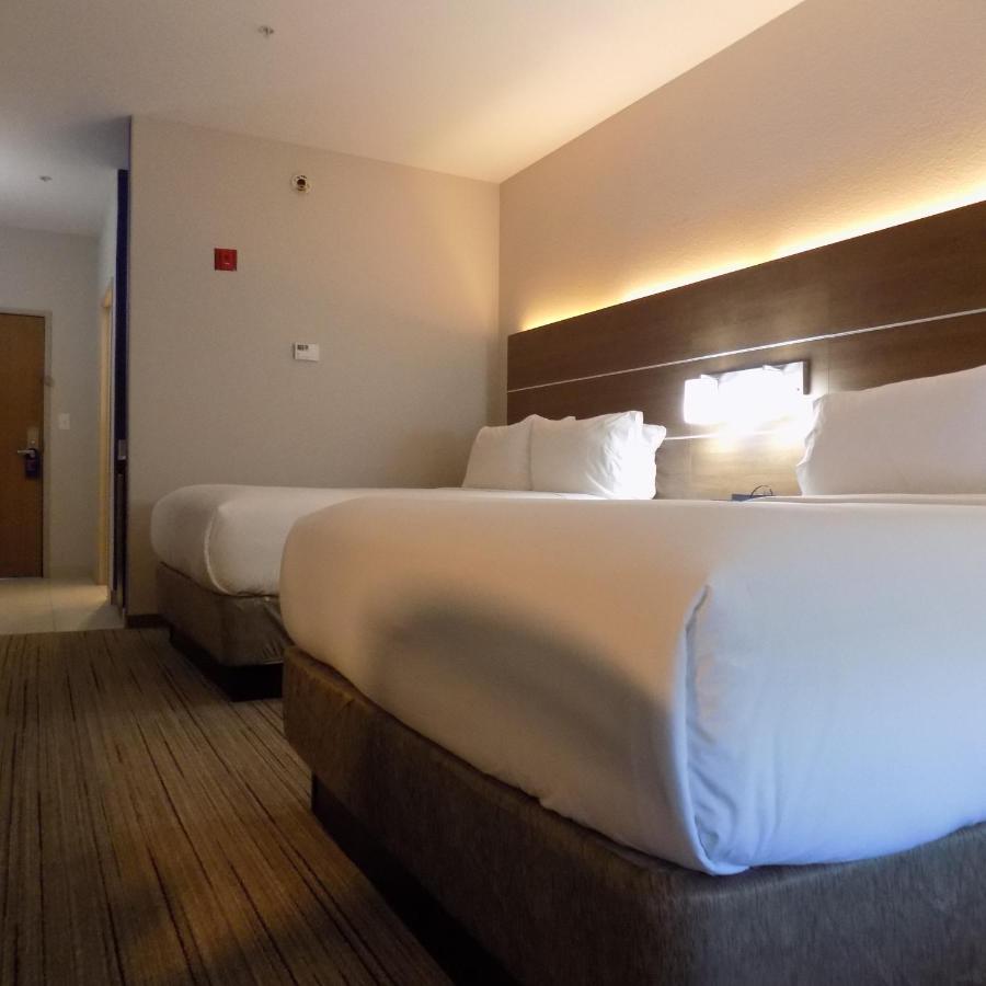 Queen Room - Non-Smoking at Holiday Inn Express Hotel & Suites Mission-McAllen Area, an IHG Hotel