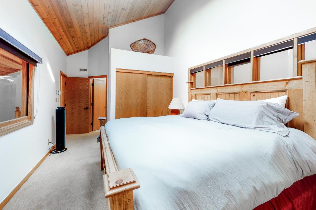 Two-Bedroom Apartment at Townsend Place, A Vail Resorts Property