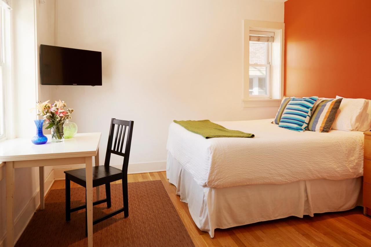 Junior Studio Suite - 1 Queen Bed at Venice Suites