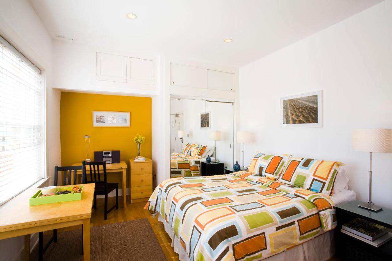Studio Suite - 1 Queen Bed at Venice Suites
