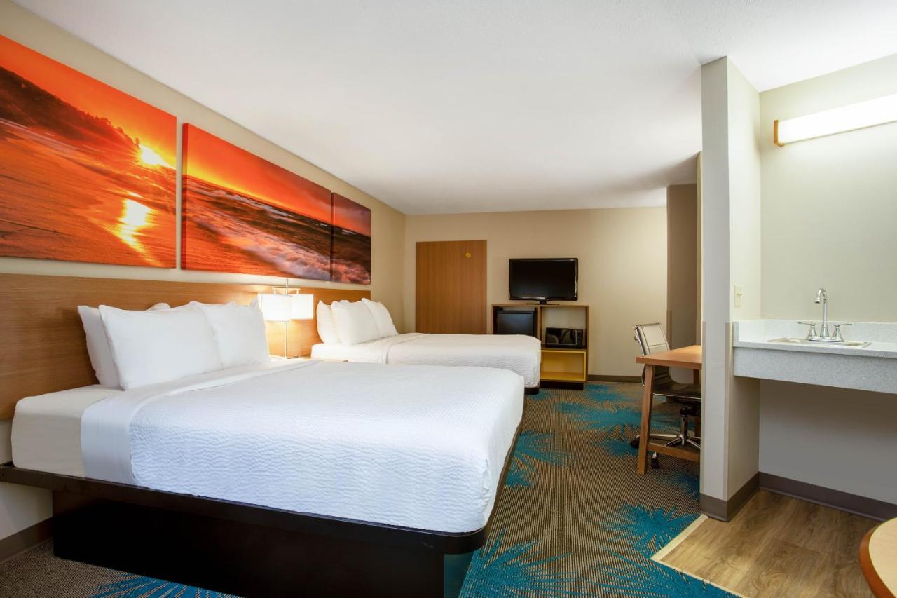 Studio Suite with Two Queen Beds - Non-Smoking at Days Inn by Wyndham Marquette