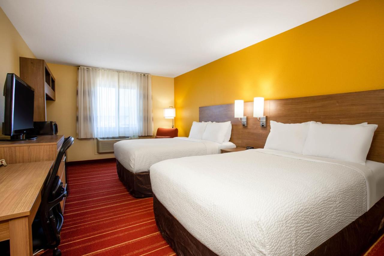 Deluxe Double Room with Two Double Beds - Non-Smoking at Days Inn by Wyndham Marquette