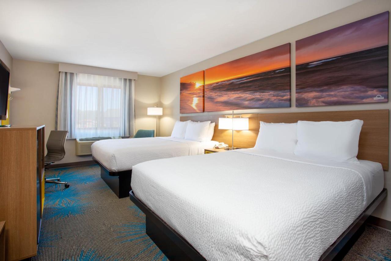 Queen Room with Two Queen Beds - Non-Smoking at Days Inn by Wyndham Marquette