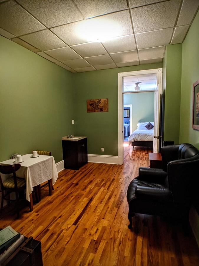 | Hotel Crittenden