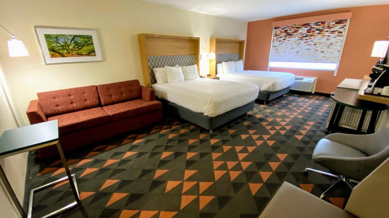 Queen Room with Sofa Bed - Non-Smoking at Holiday Inn Spartanburg Northwest by IHG