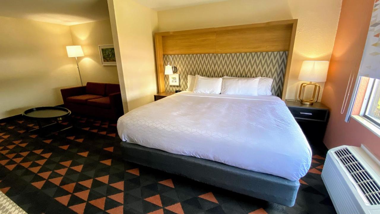King Room with Sofa Bed - Non-Smoking at Holiday Inn Spartanburg Northwest by IHG