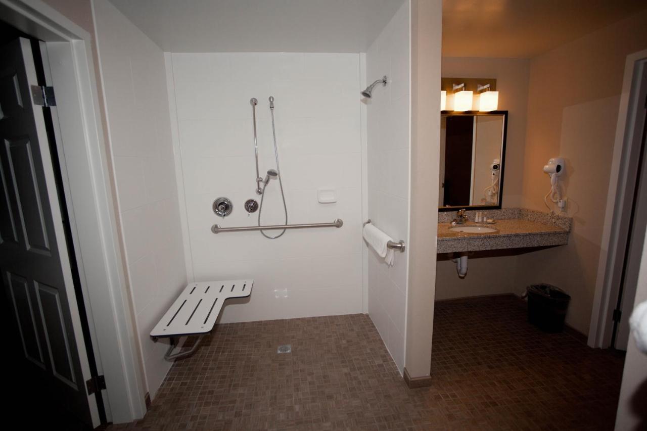 Suite - Disability Access/Non-Smoking at Baymont by Wyndham Erie