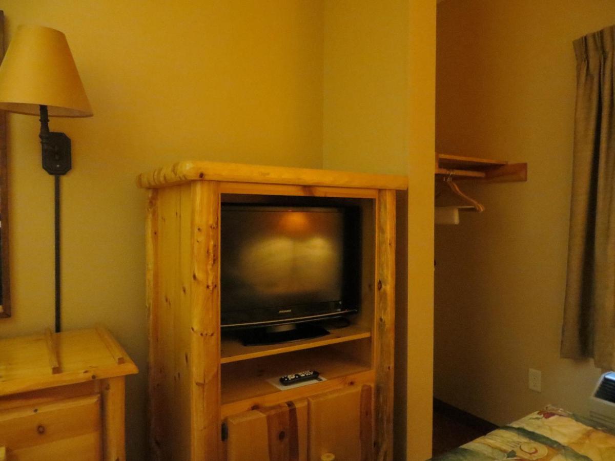 Queen Room with Two Queen Beds - No Elevator Access at Cranberry Country Lodge