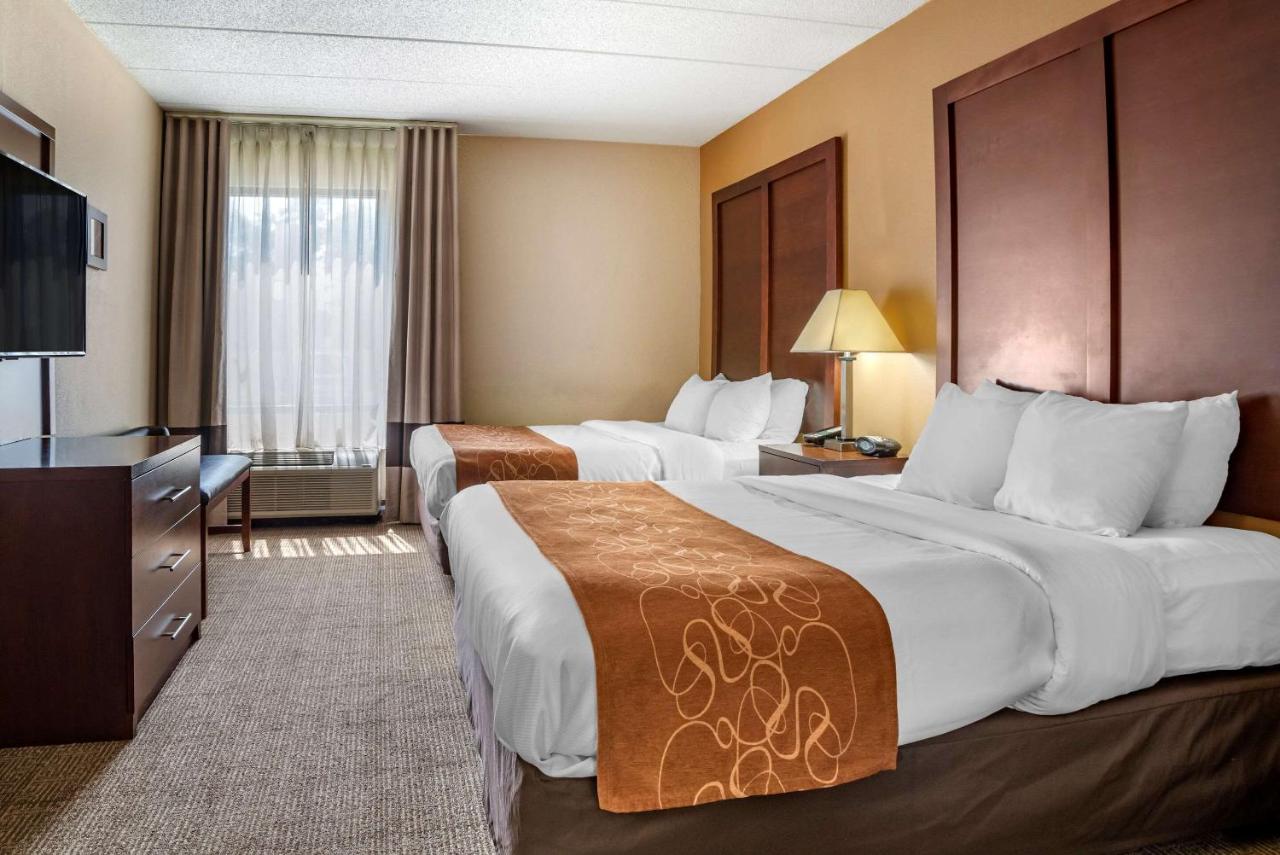 Queen Suite with Two Queen Beds - Non-Smoking at Comfort Suites Hagerstown Southeast
