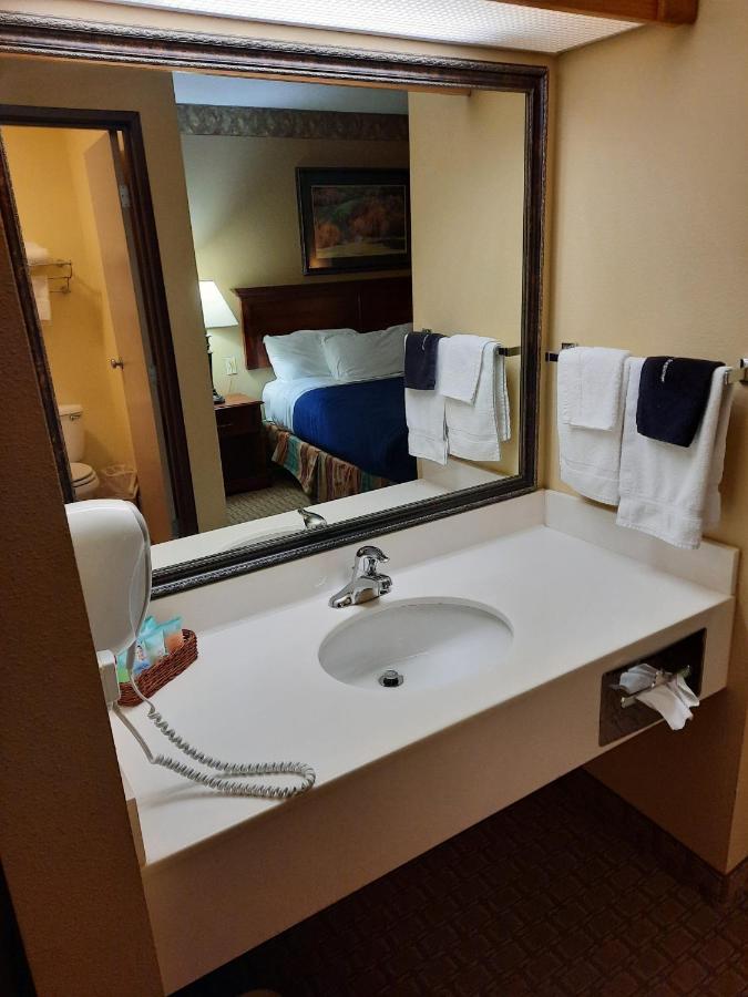 Standard King Room at Horse Creek Inn