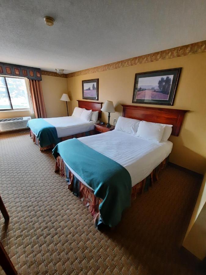 Queen Room at Horse Creek Inn