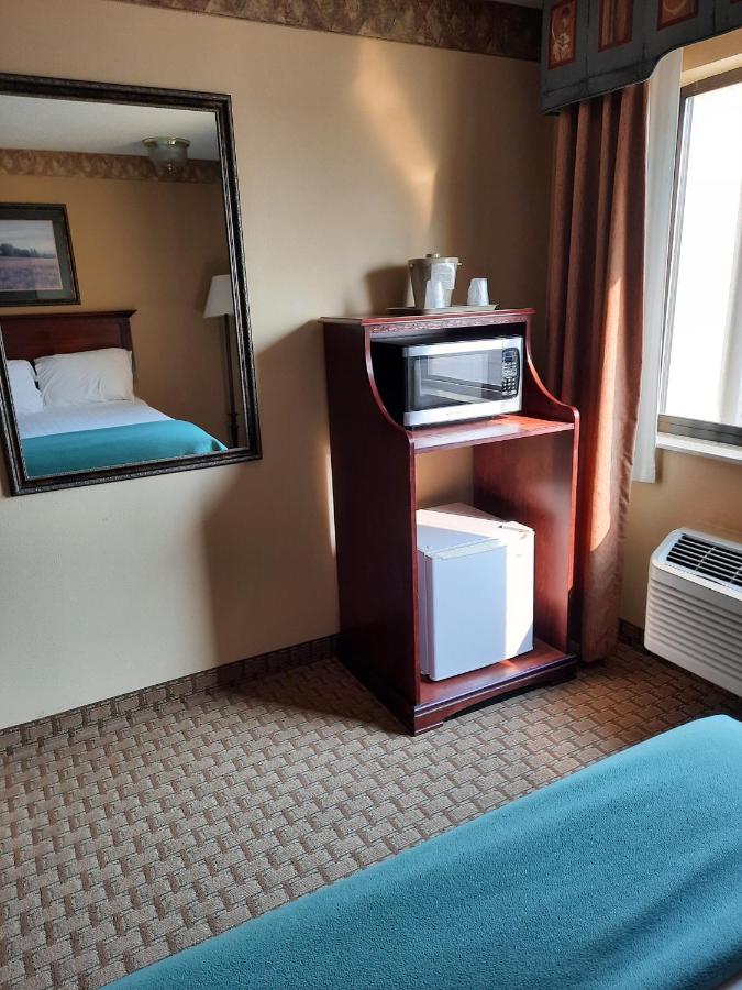 Queen Room at Horse Creek Inn