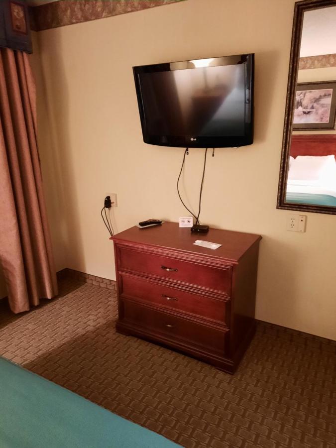 Queen Suite at Horse Creek Inn