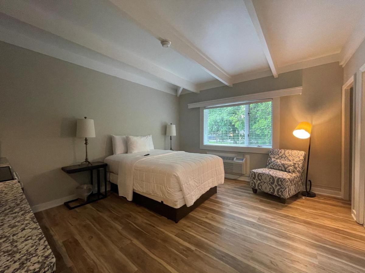 Queen Studio at Allenberry Resort